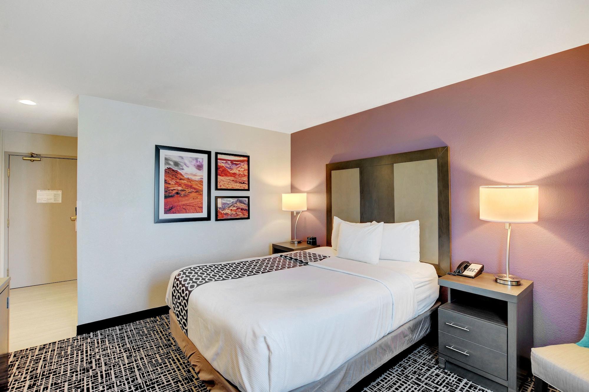 La Quinta Inn & Suites By Wyndham Las Vegas Nellis Exterior foto