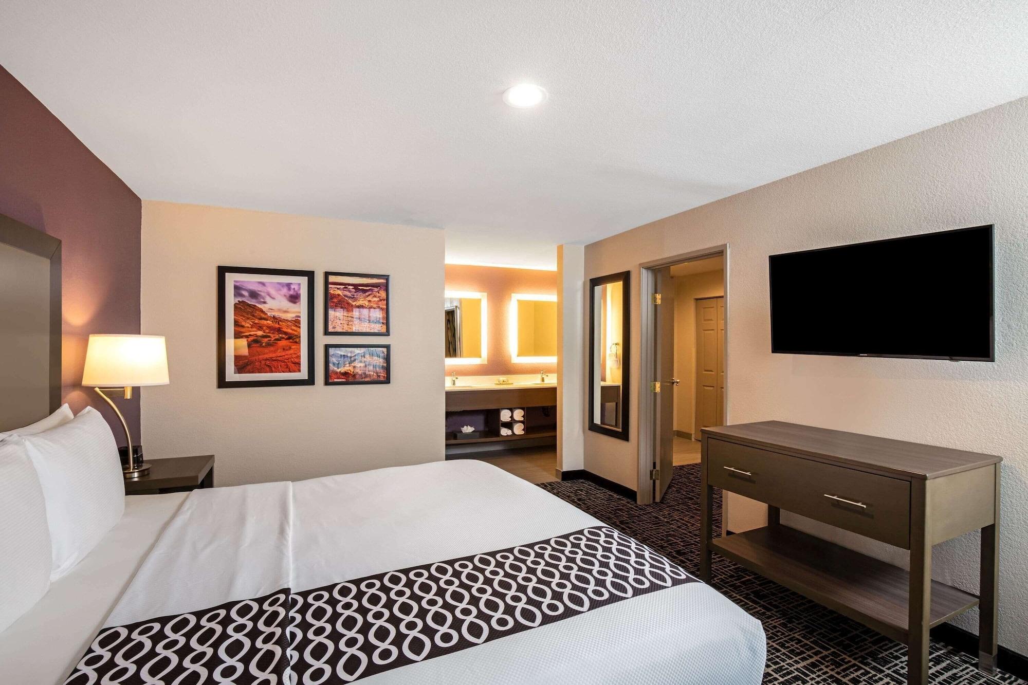 La Quinta Inn & Suites By Wyndham Las Vegas Nellis Exterior foto